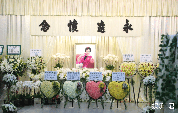 李香琴|李香琴出殡化作一缕轻烟，半个香港演艺界都来告别“巨星母亲”