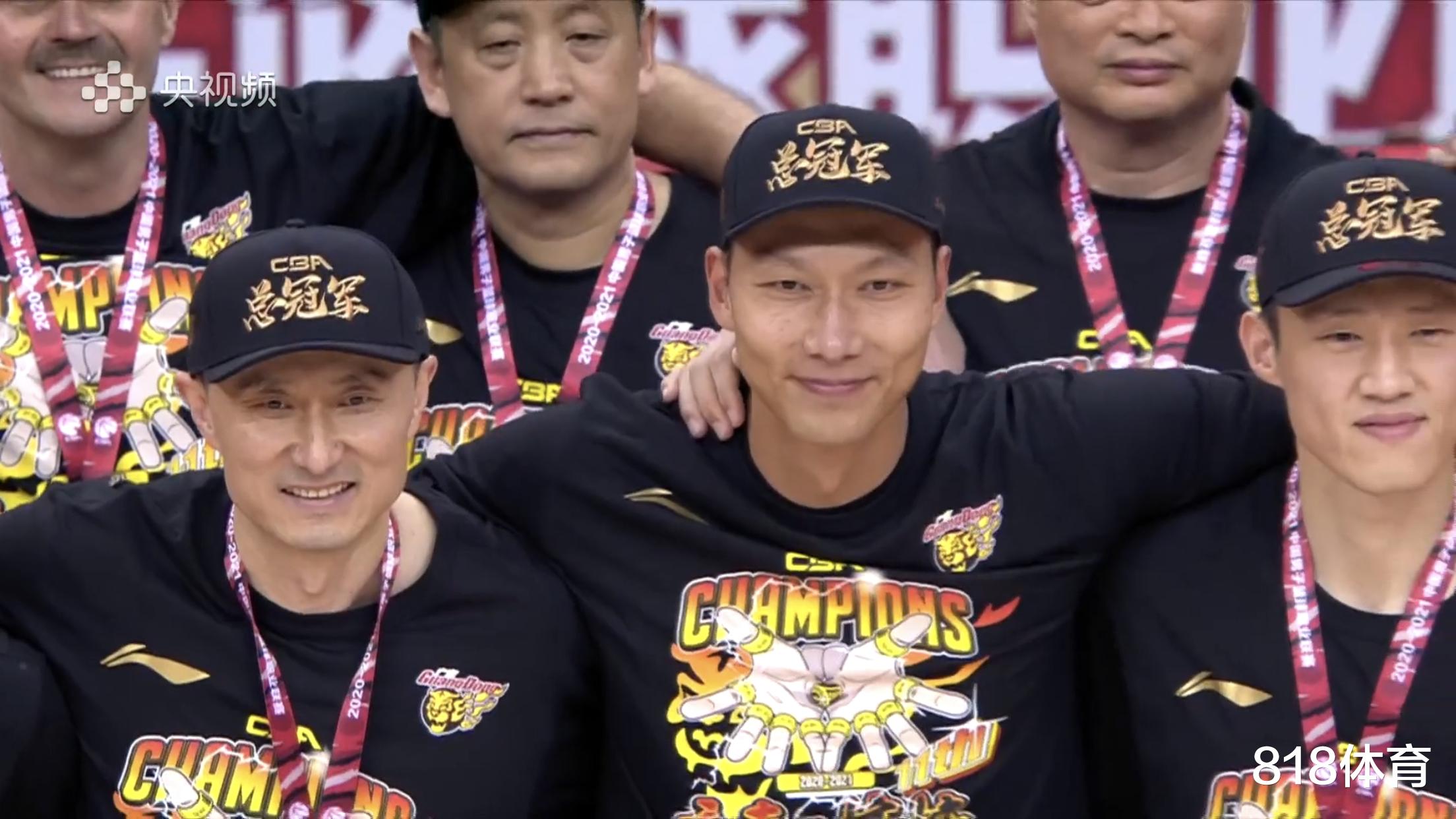 廣東男籃|蘇群: 易建聯沒有獎牌因為他沒注冊 但他會得到一枚總冠軍戒指