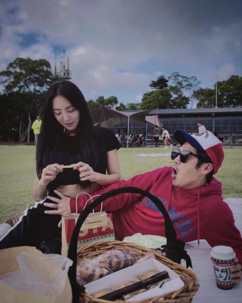 张庭|张庭夫妻跑路,作为第一自然人股东的徐峥夫妻能安然无恙吗?