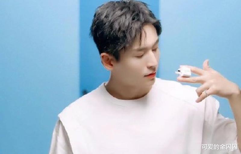 龚俊|龚俊连轴转工作深夜下班还去健身房？网友：这才是大明星该有的身材管理