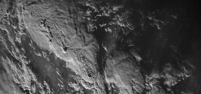 木卫二 比月球还小的星球，比地球海洋深10倍，生命或在太阳系内存在？