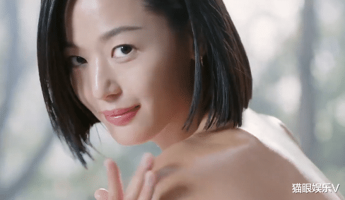 全智贤|全智贤最新广告大片曝光，40岁皮肤紧致嫩出水，生二胎后仍有腹肌