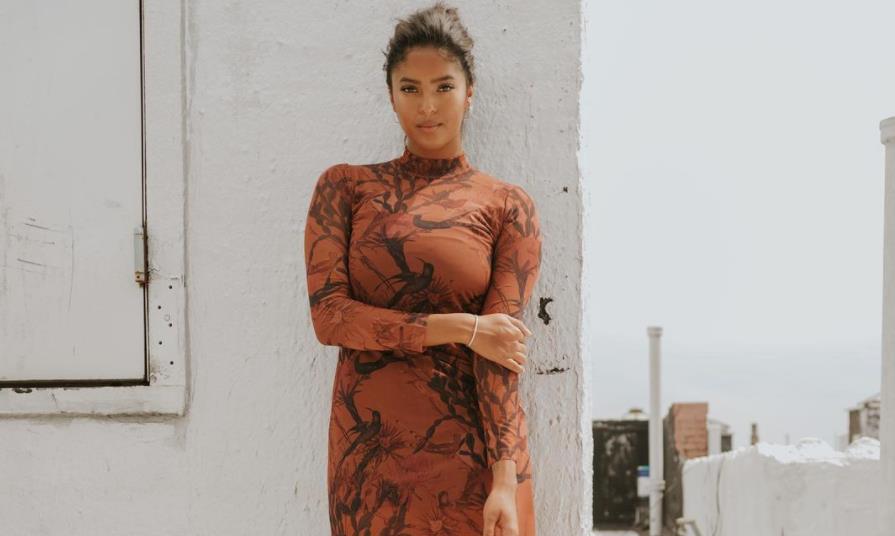 奶球妈咪聊|瓦妮莎女儿拍大片！眼神太像科比，超模气场显露，身材不输母亲