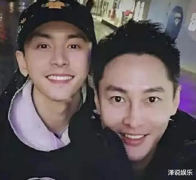 斯嘉丽·约翰逊|张哲瀚神社事件又出新料，如今启动补救措施，网友难以接受