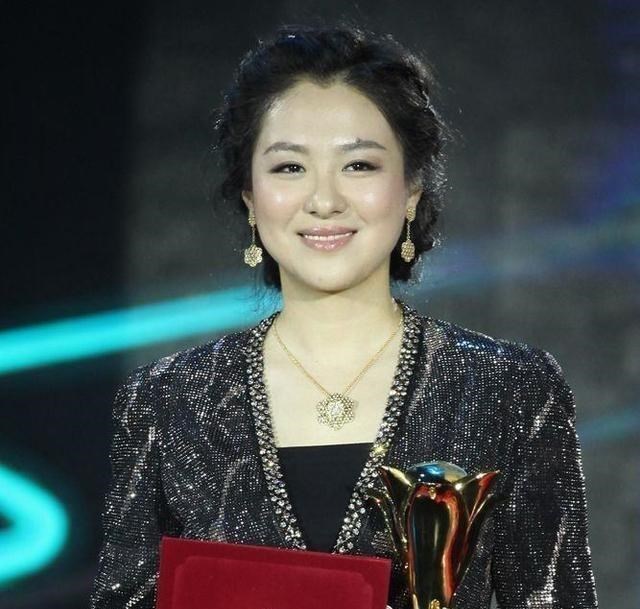 沈傲君|有种“毁容”叫沈傲君，年轻时赛西施惊艳众人，今44岁发福不敢认