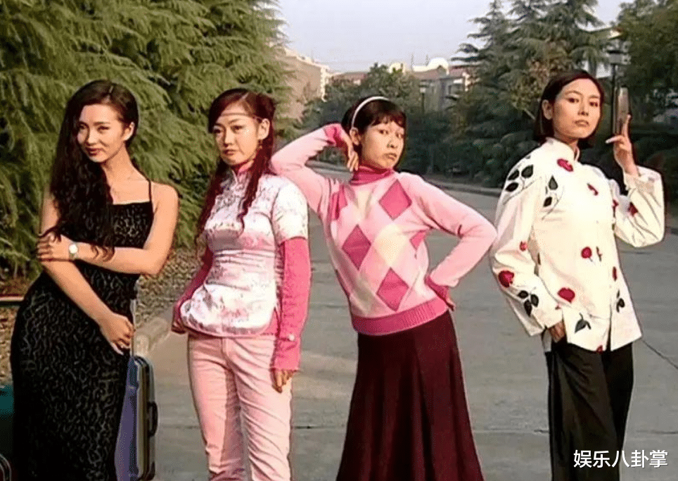 胡歌|她是胡歌最爱的女人，曾为胡歌放弃大好事业，如今43岁皈依佛门