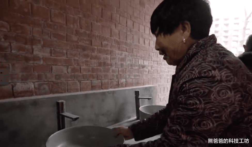 设计师！你的角色叫乙方