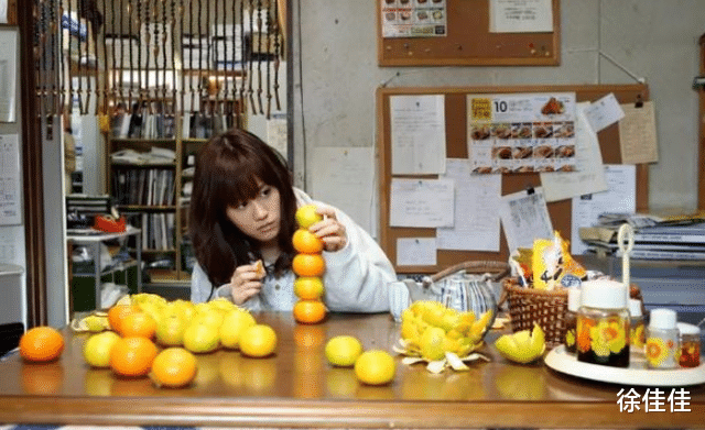 深圳市|登录 深圳街头又现“流浪女大学生”，长相清秀且衣着干净，但从不工作