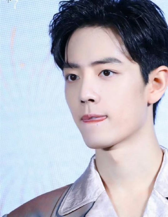 肖战|《青你3》选手撞脸肖战，对比照差距一目了然，粉丝预言或将成真