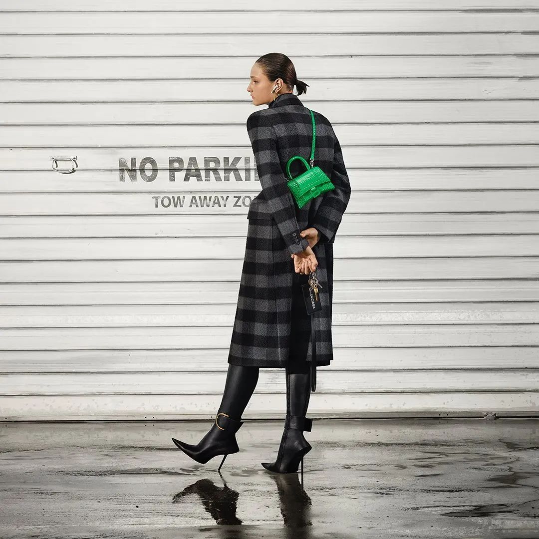 难舍离断 巴黎世家与kith联名的runner复古跑鞋是爆款还是丑笨的抄袭 都说像亚瑟士!!!