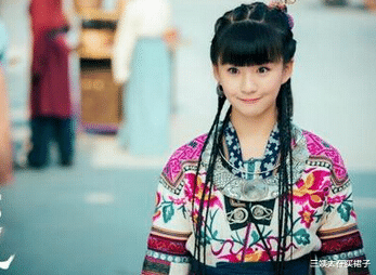 三姨太在买裙子|深扒!杨丽萍的小彩旗,成名后的堕落史!自毁的功力,不亚于郑爽
