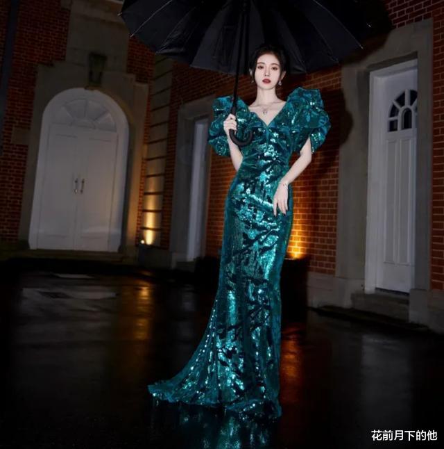 冯巩|微博之夜成身高“照妖镜”，李子柒穿高跟难救，丁真幻灭像小学生