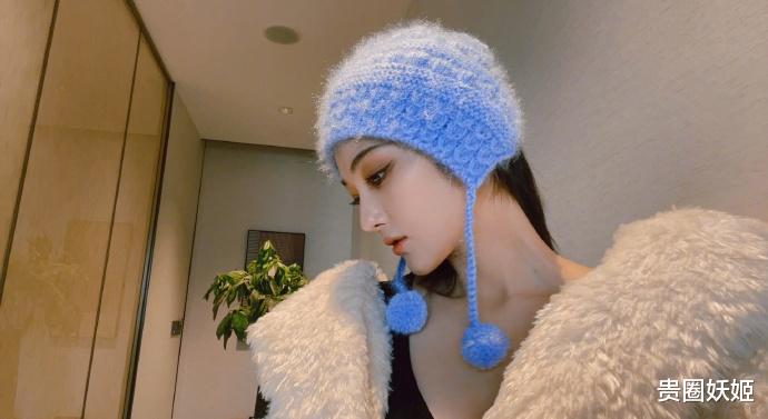 张馨予|张馨予晒幸福生活,老公温暖帅气女儿可爱,还被妈妈当孩子宠