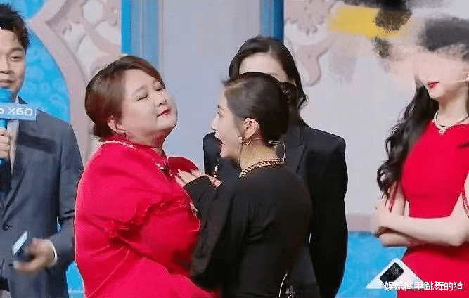 王子文|王子文冒犯贾玲，沈腾巧妙化解尴尬，网友：她红不了是有原因的