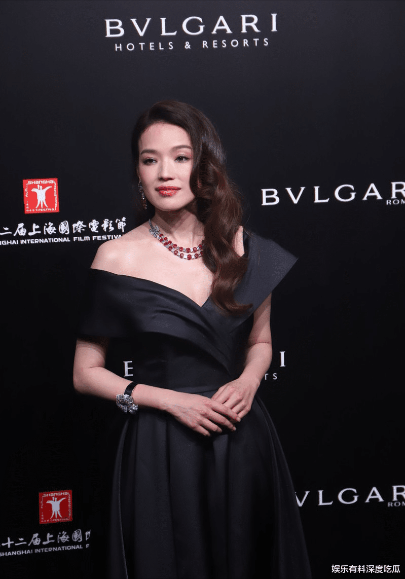 舒淇|舒淇：演艺圈里名副其实的美丽女神，尤其是性感的嘴唇非常美丽