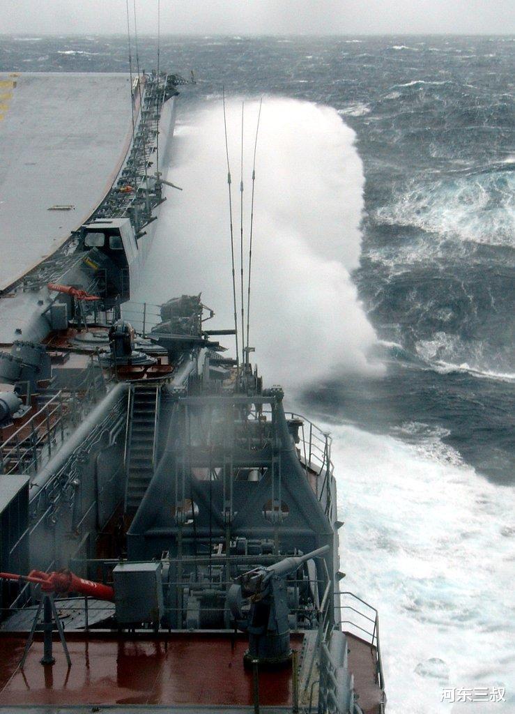 库兹涅佐夫号|1991年苏联解体，俄罗斯虎口拔牙，直接从乌克兰手中抢回航母