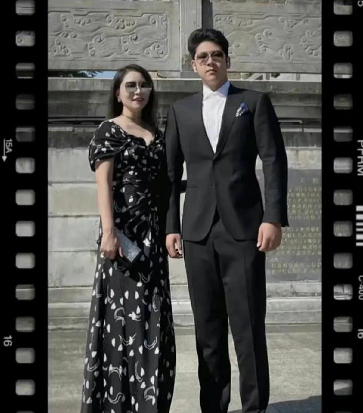 刘诗诗|吴镇宇儿子罕晒正脸照，13岁长胡子显成熟，网友直言认不出