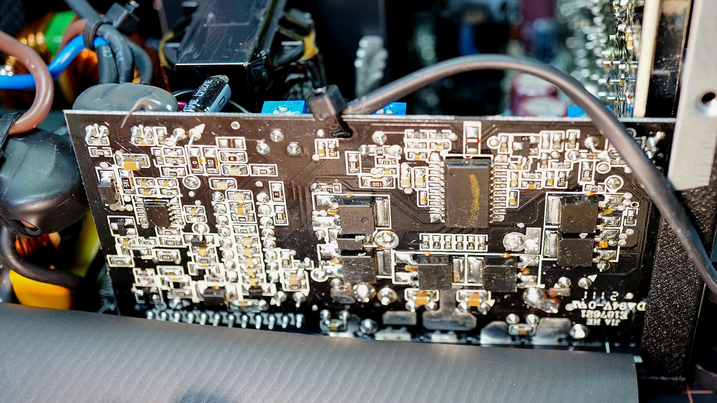 臺灣|邊拆解邊科普！用全漢Hydro G Pro1000了解電源結構和原理