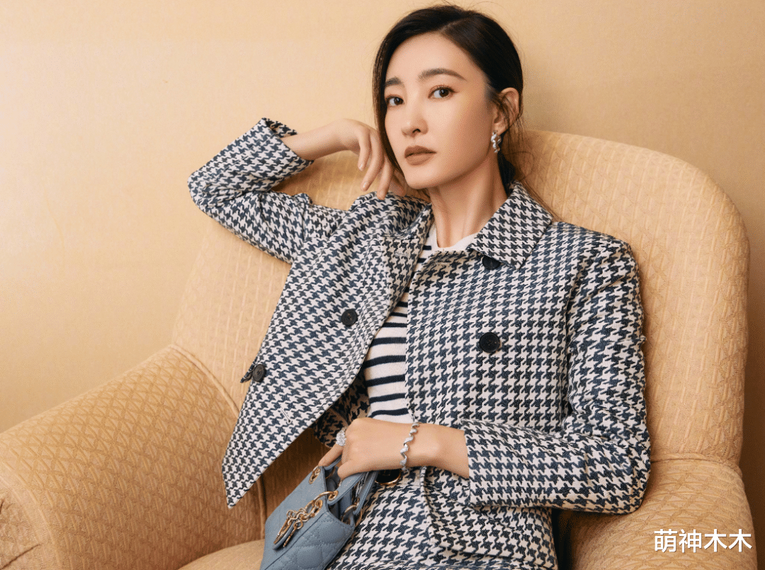 景甜|众星出席高奢活动：baby景甜肤白亮眼，陈飞宇大背头被赞像贵公子