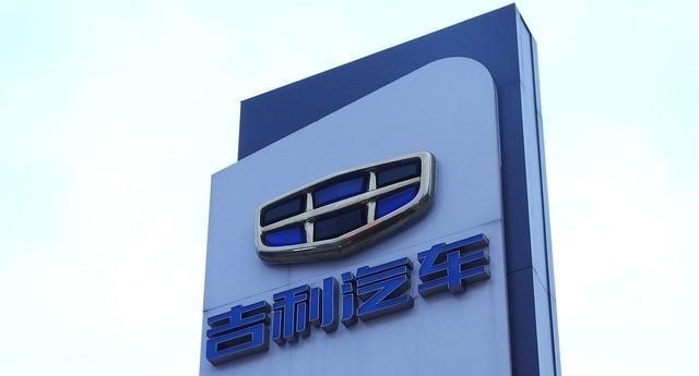 滴滴出行|滴滴跌倒！网约车重回“战国时代”，二线平台们纷纷“重踩油门”