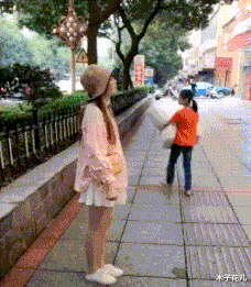 “在儿子房间发现了这个,他说是手电筒!”我怎么觉得不对劲呢?