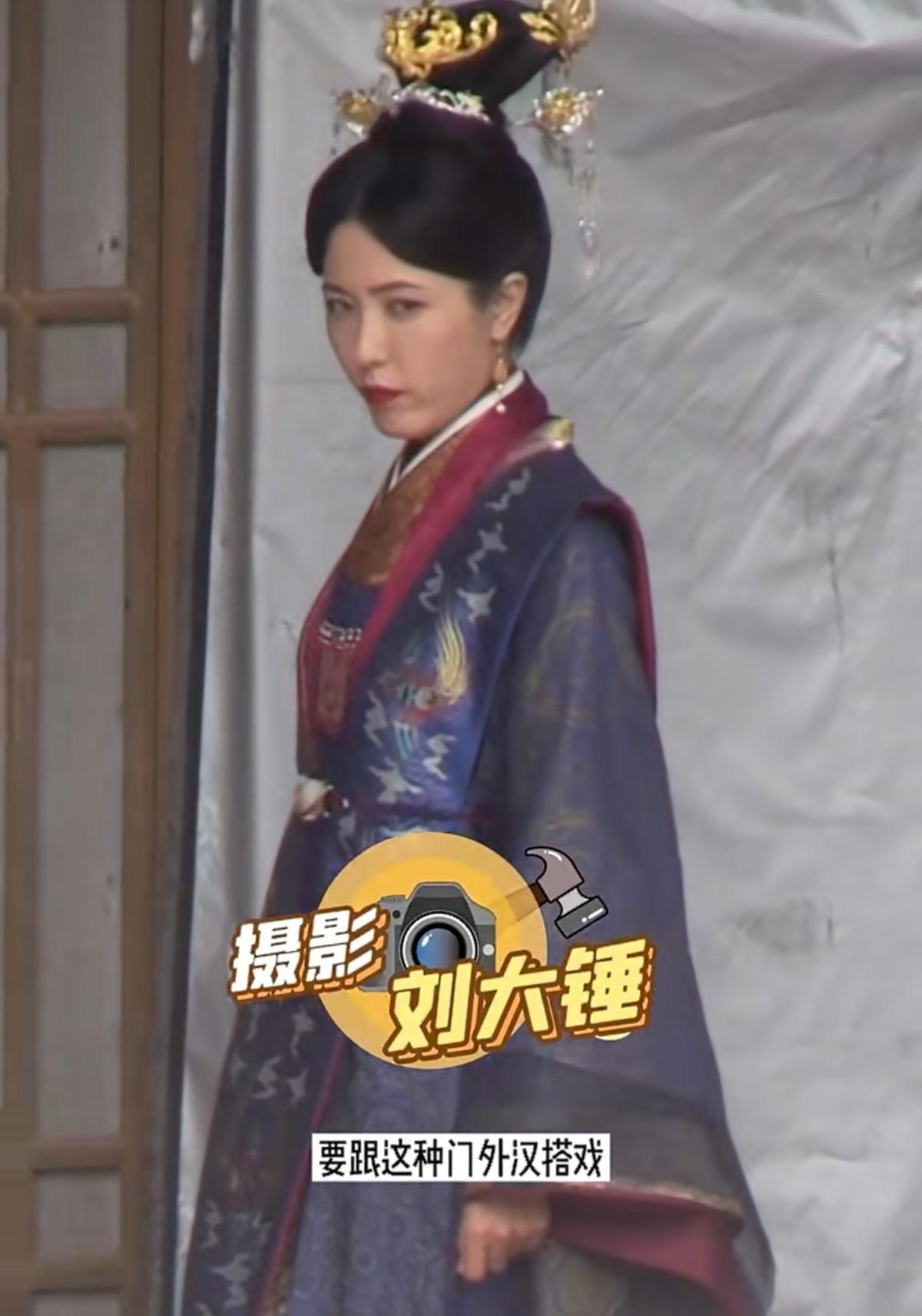 张绍刚|50岁张绍刚转型拍戏，中场休息被3位助理服侍，与曾黎搭档引期待