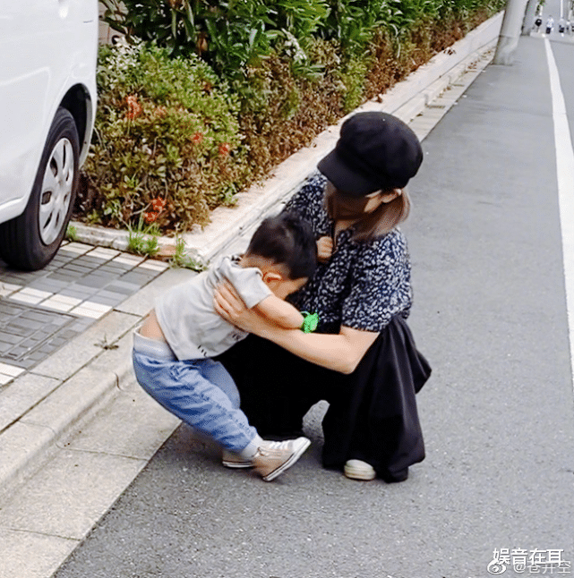 苍井空|初为人母的苍井空，难应对孩子叛逆期，近照意外暴露身体缺陷