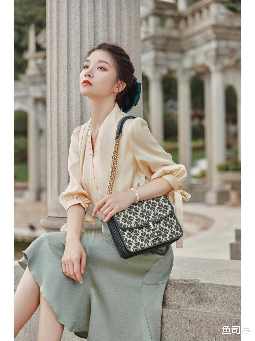 鱼司辰|今夏不能少的几种上衣，关于它们的“穿搭思路”，照着穿就很好看