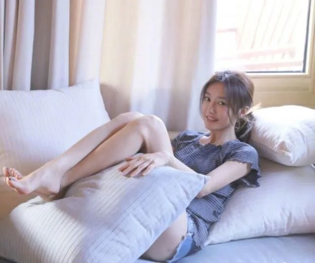 小贝|秦岚：为2个男人付出了一切，黄晓明让她赔得最惨