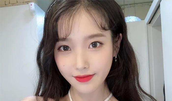 对手|2021年谁是销量之王？女团险遭“团灭”；IU平安夜捐赠2亿韩元！