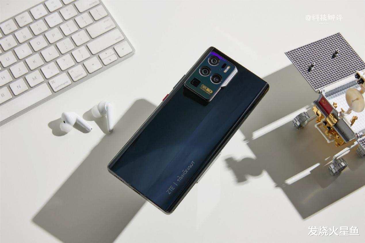 航天|18GB+1TB, 中兴Axon 30 Ultra航天版重新定义旗舰机