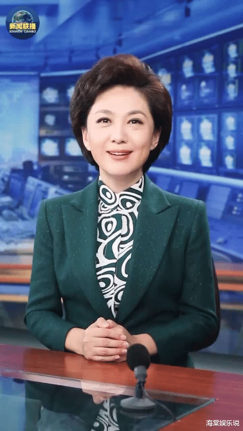 杨幂|央视主持一齐上2022年日历啦！康辉打头阵，朱迅和撒贝宁超养眼