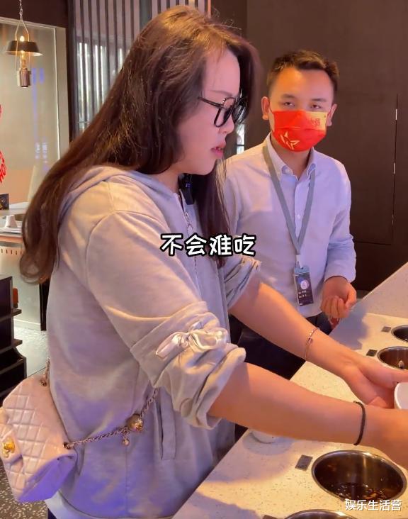 浪胃仙 “娘炮文化”遭抵制，浪胃仙却留长发化浓妆，仍在走大胃王路线
