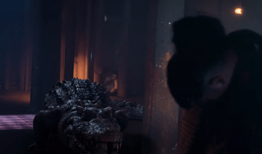 鳄鱼|网大又出一部“烂片”，客串王李丹妮成海报C位，强行露腿引热议