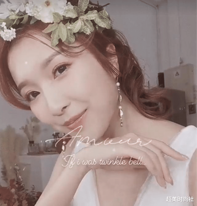 李泽楷|李泽楷签约24岁女星，对方被誉马来西亚女神，现女友穿婚纱催婚