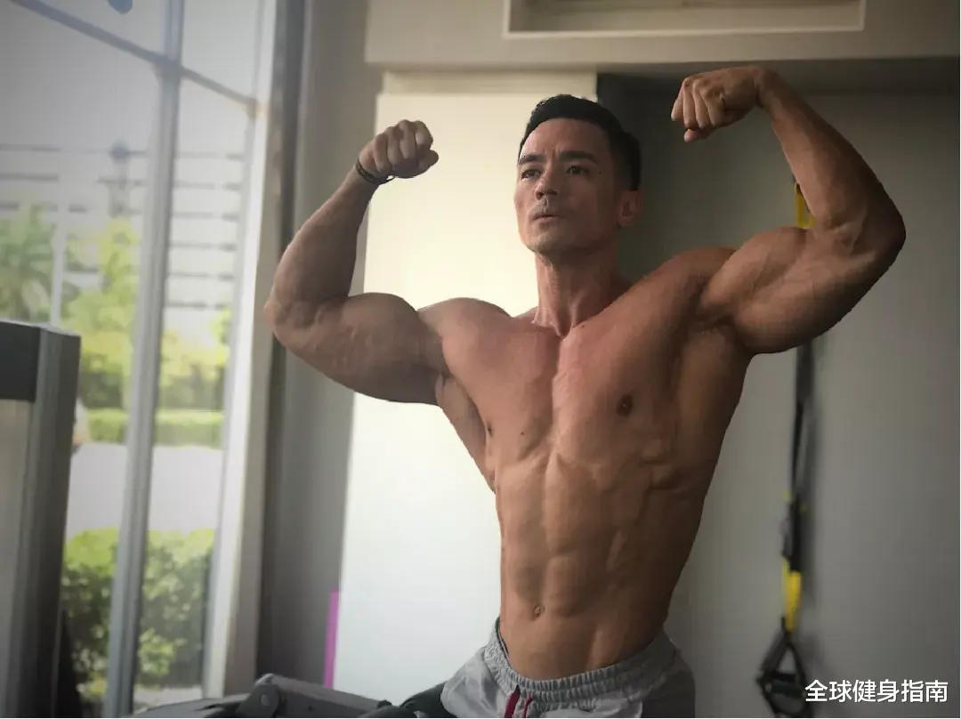 小S|撞脸郭富城！被小S狂摸胸！这么性感的身材，你告诉我是50岁？