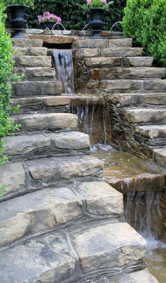 地复式排水，在楼梯预设20cm流水渠，顺畅不怕堵，还自带瀑布水景