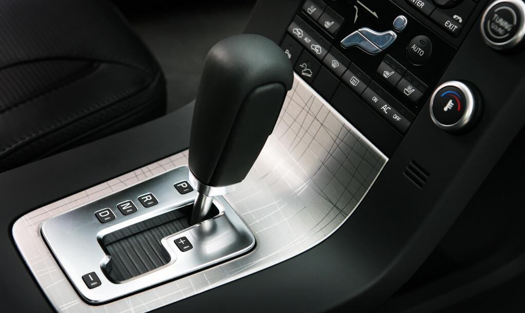 自动挡 自动挡挂P挡等红灯的隐藏风险，很多人不清楚，一次性给你讲清楚