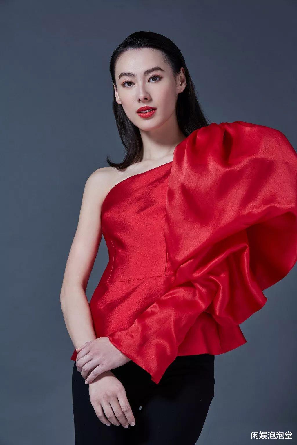 梁洛施|梁洛施吊打“第一炉钢”？被嘲“豪门弃妇”的她，没收5亿分手费