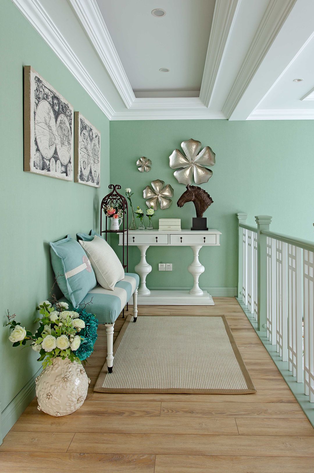 纯绿色为主的家居空间，如同马卡龙般让人回味，甜美又不失时尚