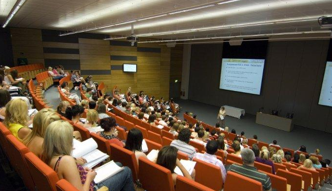 清华大学|从清华退学，遭谷歌微软全球封杀，“中国版乔布斯”现在过得怎样