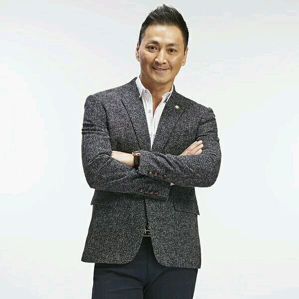 何家劲|痴情何家劲：此生最爱一人，62岁仍未婚单身