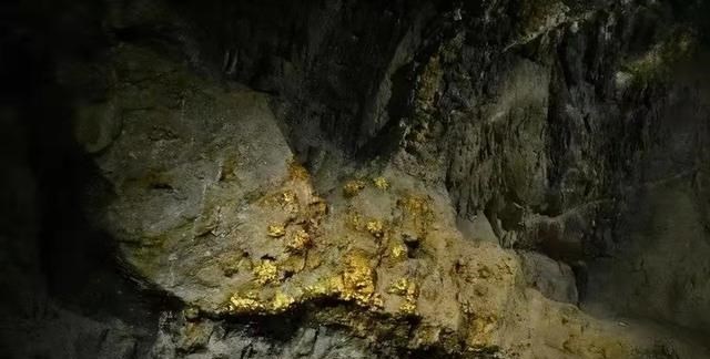 家中大小宝|苏联人曾试图挖穿地球，到12262米，“黄金成堆”为何突然封停？