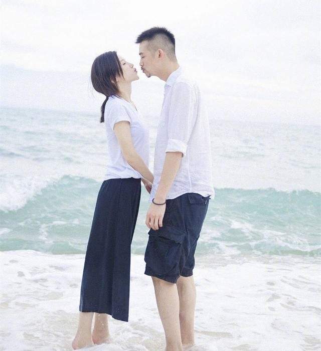 杨子姗|杨子姗孕肚照罕曝光，肚大如箩走路需扶腰，台湾丈夫寸步不离伺候