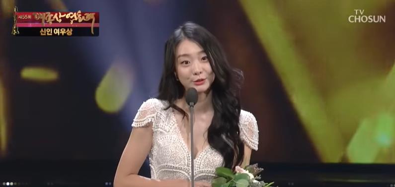 金多美|“怪物新人”金多美，出道1年横扫多项大奖，私下性格反差超大