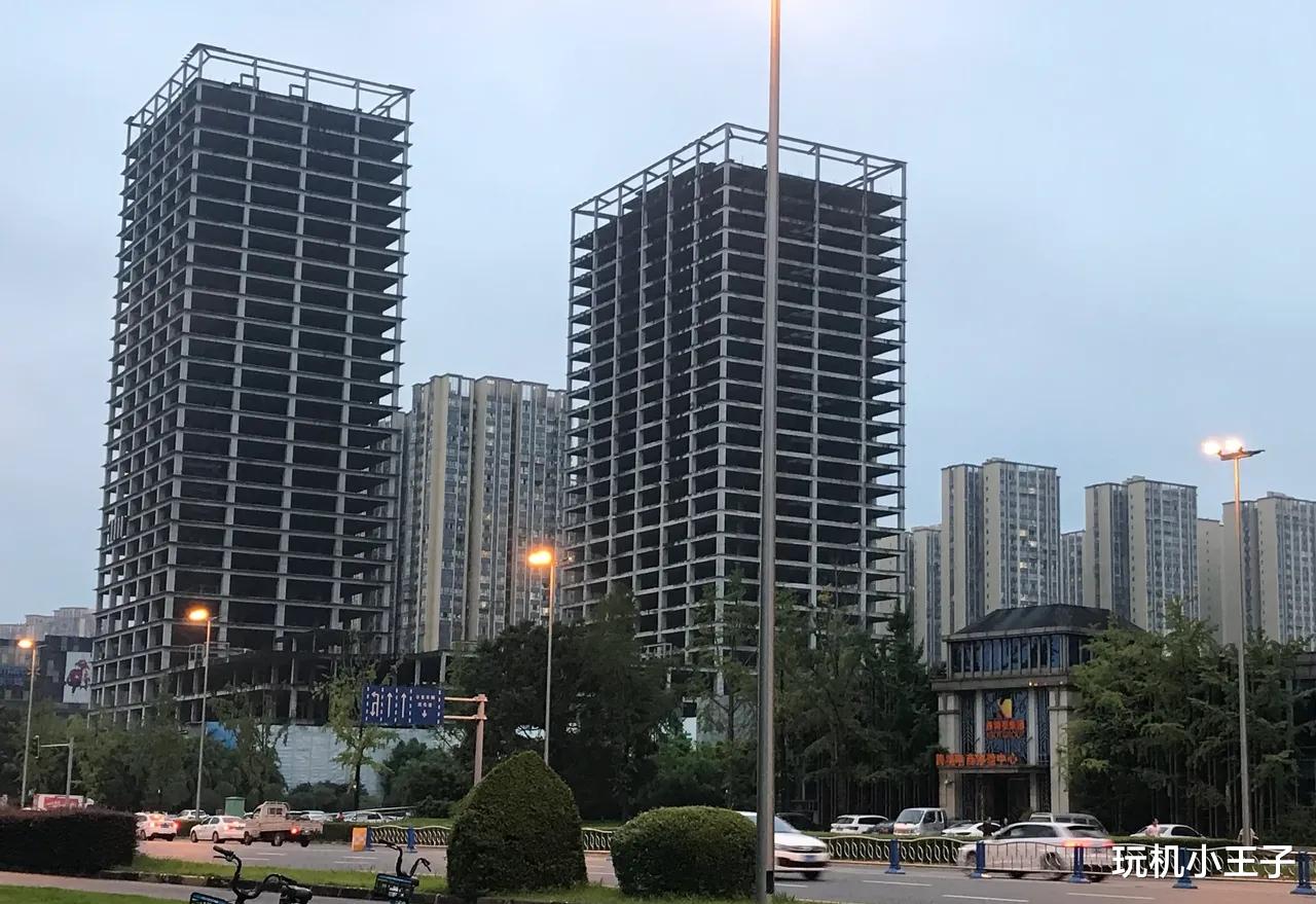 |成都龙泉驿区最大的烂尾楼，当初听信恒大5折卖房的用户，现在感觉如何？
