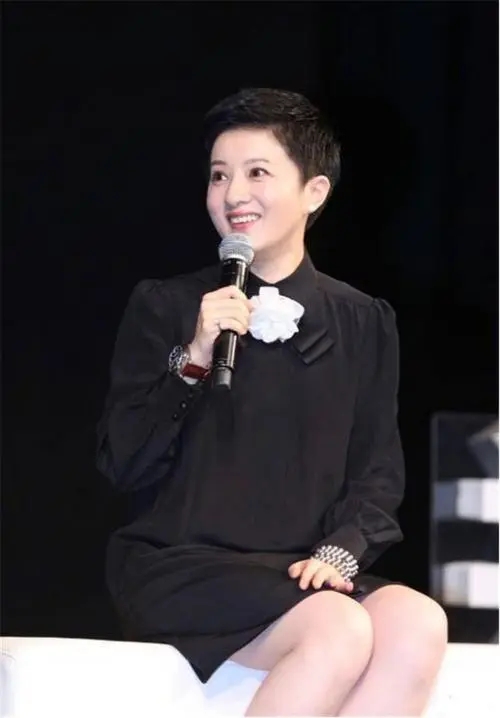 金铭|因“小婉君”爆红，撒贝宁曾发誓娶她，为何41岁至今未婚？