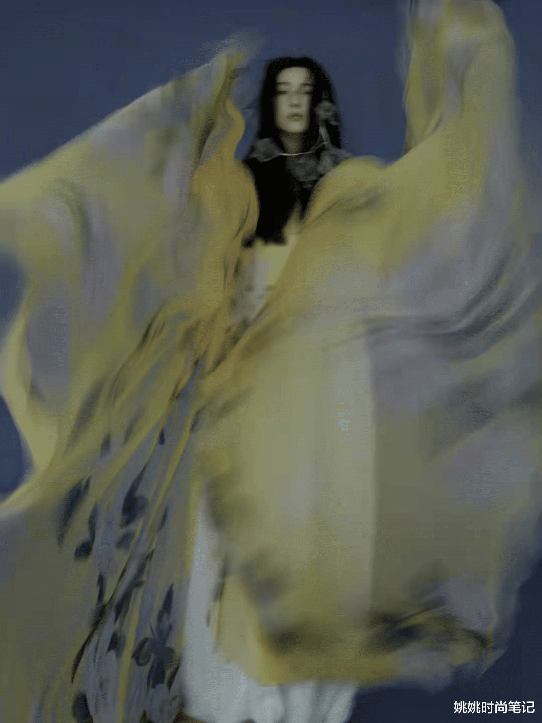 姚姚时尚笔记|范冰冰“故障风”大片，再现颜值巅峰！像吃了防腐剂，魅力依旧