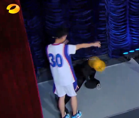 快乐大本营|最水的一期《快本》，网红表演全场陷入尴尬，杨幂吴昕一脸疑惑