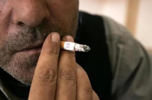 运动|男性“晨起”4个行为，比熬夜还伤身，坚持这项运动或能补救